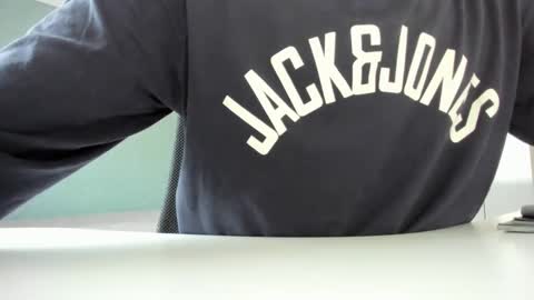 Snapshot of yoda130305 chatting on February 17, 4:04 pm yoda130305 online show from February 17, 4:04 pm