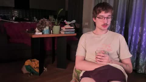 Snapshot of yoga_pizza_420 chatting on February 4, 4:40 am Max online show from February 4, 4:40 am