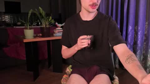 Snapshot of yoga_pizza_420 chatting on February 12, 4:29 am Max online show from February 12, 4:29 am