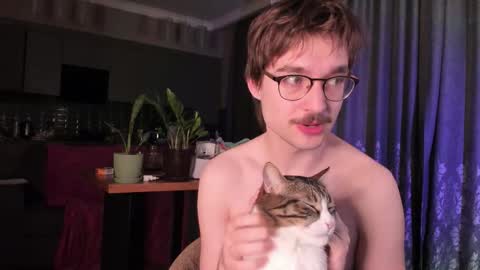 Snapshot of yoga_pizza_420 chatting on February 22, 4:35 am Max online show from February 22, 4:35 am