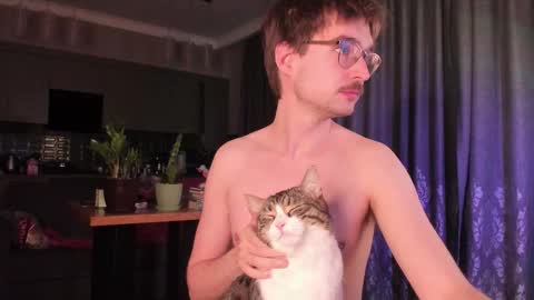 Snapshot of yoga_pizza_420 chatting on February 28, 4:35 am Max online show from February 28, 4:35 am