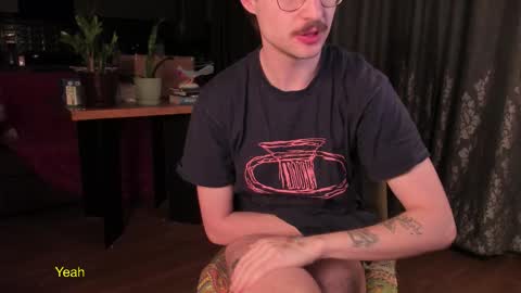 Snapshot of yoga_pizza_420 chatting on March 16, 3:45 am Max online show from March 16, 3:45 am