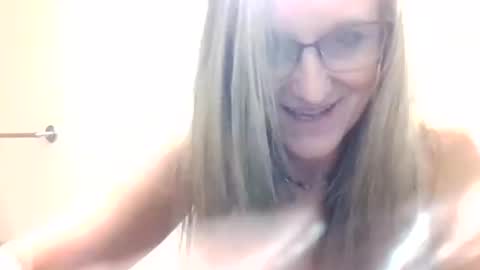 yogabuttttttt online show from November 25, 6:02 am