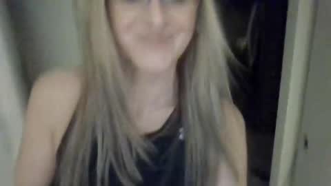 yogabuttttttt online show from March 18, 4:26 am