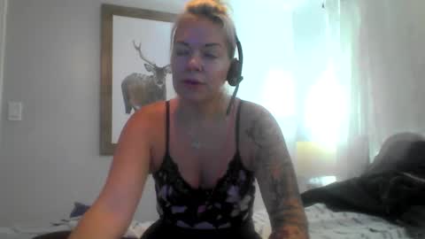 Yogiblondebangme online show from September 26, 3:16 pm