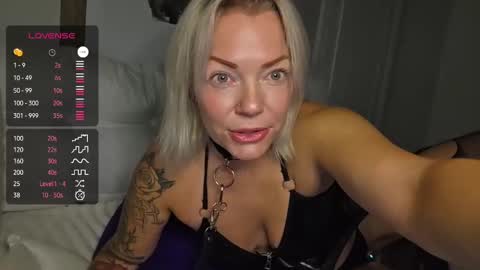 Yogiblondebangme online show from October 20, 8:59 am