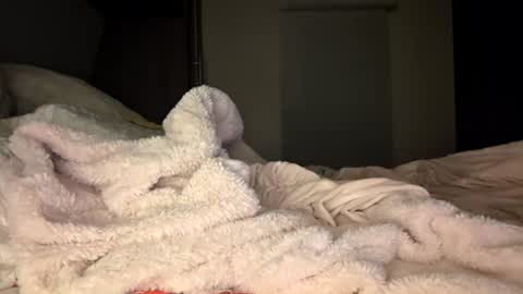Snapshot of yogimilflover chatting on June 17, 1:52 am Yogiblondebangme online show from June 17, 1:52 am