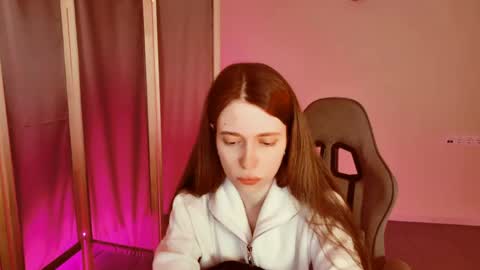 yoka_paradoxxx online show from April 29, 5:30 pm