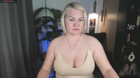Snapshot of yolanda_kiss chatting on June 29, 8:20 pm Yolanda online show from June 29, 8:20 pm
