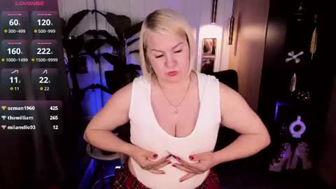 Snapshot of yolanda_kiss chatting on July 2, 3:23 am Yolanda online show from July 2, 3:23 am