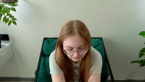 Mary online show from April 28, 11:04 am