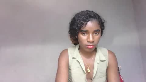 yolandrina05 online show from September 22, 5:53 am