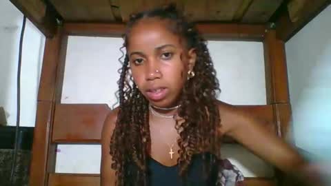 yolandrina05 online show from February 5, 11:15 am