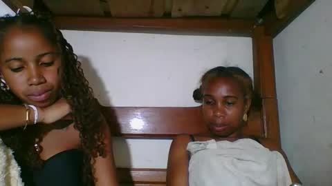 yolandrina05 online show from February 5, 11:20 pm