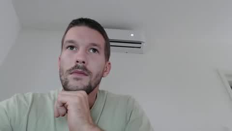 Snapshot of yone23 chatting on October 5, 11:19 am yone23 online show from October 5, 11:19 am