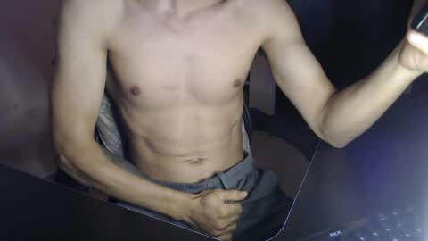 Snapshot of yong_malu67 chatting on April 2, 12:58 pm YGN Malu online show from April 2, 12:58 pm