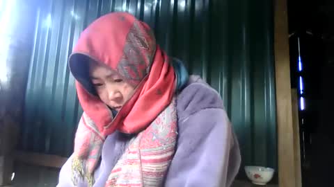 yongmi_ online show from December 15, 2:16 am