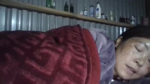 yongmi_ online show from December 15, 2:21 pm