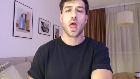 Snapshot of yoooups chatting on December 14, 5:18 pm Yoooups online show from December 14, 5:18 pm