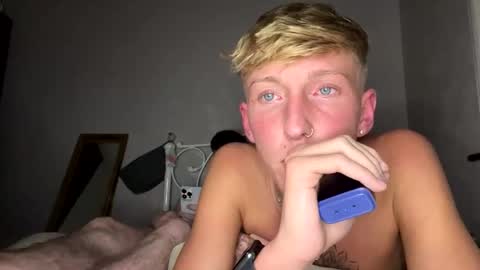 Snapshot of yorkshirelad208 chatting on January 2, 12:23 am Harrison online show from January 2, 12:23 am