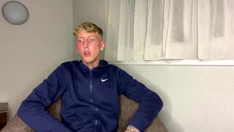 Snapshot of yorkshirelad208 chatting on January 25, 11:32 pm Harrison online show from January 25, 11:32 pm