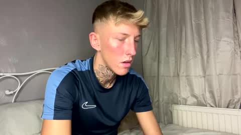 Snapshot of yorkshirelad208 chatting on February 19, 6:43 pm Harrison online show from February 19, 6:43 pm