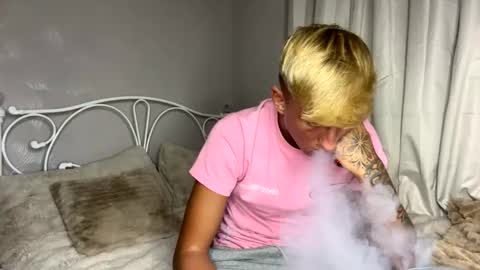 Snapshot of yorkshirelad208 chatting on November 12, 9:25 pm Harrison online show from November 12, 9:25 pm