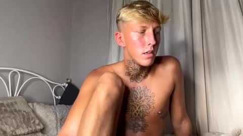 Snapshot of yorkshirelad208 chatting on December 15, 7:29 pm Harrison online show from December 15, 7:29 pm