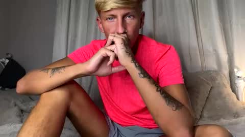 Snapshot of yorkshirelad208 chatting on December 16, 8:47 pm Harrison online show from December 16, 8:47 pm