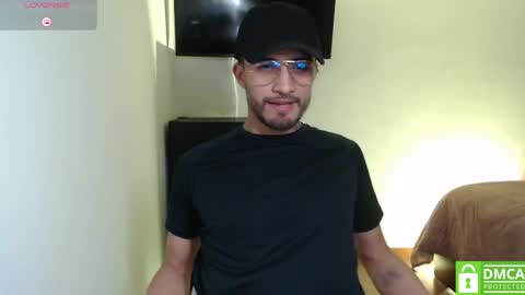 Snapshot of yoshy_man chatting on May 8, 3:23 am yoshy_man online show from May 8, 3:23 am