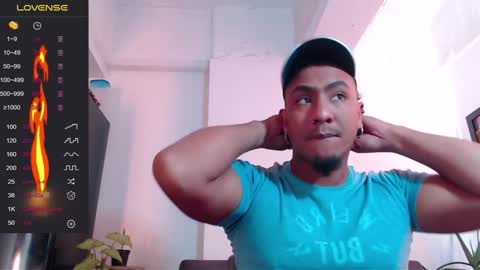 Snapshot of yosoy_enzo2020 chatting on December 11, 12:34 pm Enzo online show from December 11, 12:34 pm