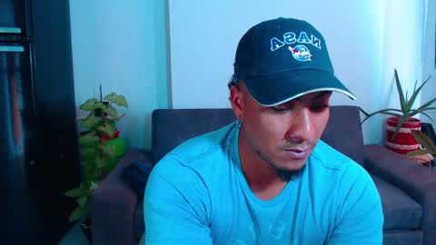 Snapshot of yosoy_enzo2020 chatting on December 11, 3:37 pm Enzo online show from December 11, 3:37 pm
