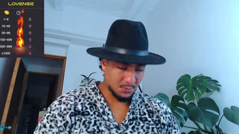 Snapshot of yosoy_enzo2020 chatting on February 1, 5:39 am Enzo online show from February 1, 5:39 am
