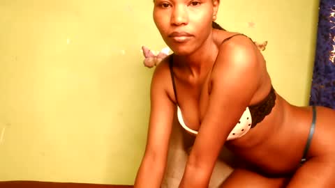 Snapshot of yosweetslut chatting on July 7, 9:08 pm Sweetkitty online show from July 7, 9:08 pm