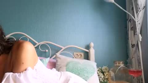 Snapshot of you_desire chatting on July 11, 11:57 am Liliya online show from July 11, 11:57 am