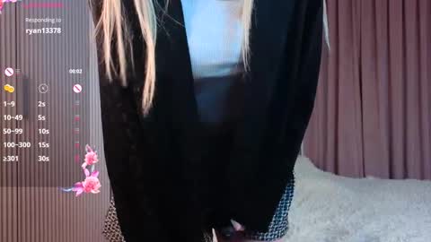 Elizabeth brunette -- Darline blonde  online show from October 28, 7:38 pm