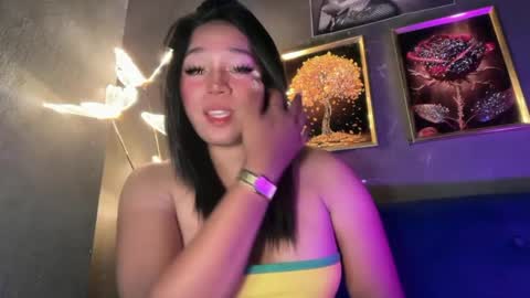 Snapshot of you_should_try chatting on May 20, 9:15 am Denice online show from May 20, 9:15 am