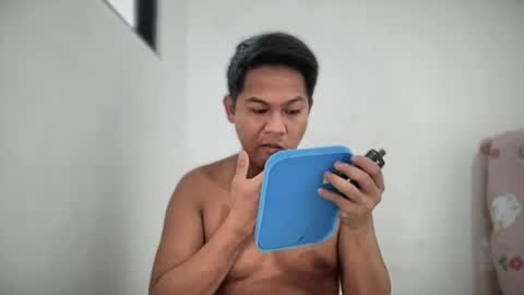 Snapshot of youbigboy_amon chatting on June 20, 8:17 am youbigboy_amon online show from June 20, 8:17 am