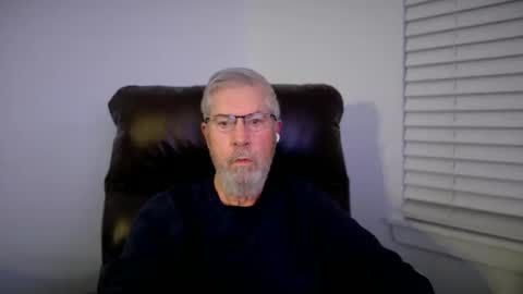 Snapshot of yougogirl_3 chatting on December 22, 1:08 pm Colorado Guy Straight online show from December 22, 1:08 pm