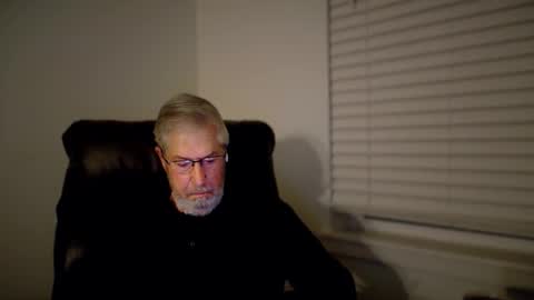 Snapshot of yougogirl_3 chatting on December 23, 10:57 am Colorado Guy Straight online show from December 23, 10:57 am