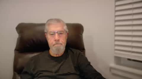 Snapshot of yougogirl_3 chatting on January 10, 12:29 pm Colorado Guy Straight online show from January 10, 12:29 pm