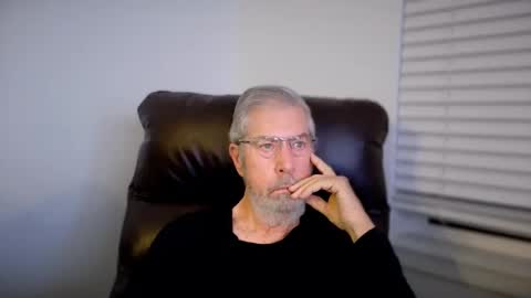Snapshot of yougogirl_3 chatting on January 15, 12:32 pm Colorado Guy Straight online show from January 15, 12:32 pm