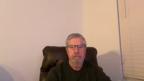 Snapshot of yougogirl_3 chatting on March 16, 11:36 am Colorado Guy Straight online show from March 16, 11:36 am