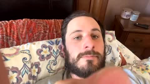 Snapshot of youknow215 chatting on December 17, 5:04 pm youknow215 online show from December 17, 5:04 pm