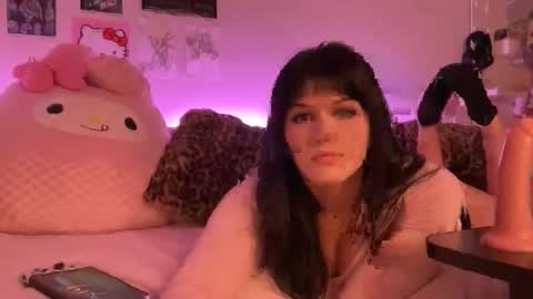 Snapshot of youlovelucyyy chatting on May 9, 5:12 am lucy online show from May 9, 5:12 am