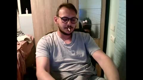 Snapshot of younromki chatting on April 20, 9:38 pm A... online show from April 20, 9:38 pm