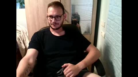 Snapshot of younromki chatting on May 31, 5:42 pm A... online show from May 31, 5:42 pm