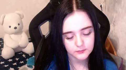 your_8a8y online show from December 17, 3:39 pm