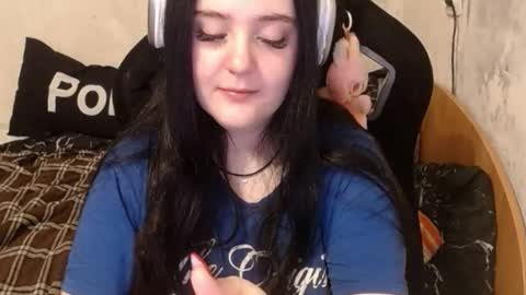 your_8a8y online show from November 5, 4:01 am