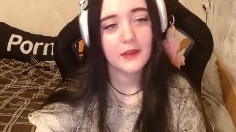 your_8a8y online show from November 11, 12:49 pm